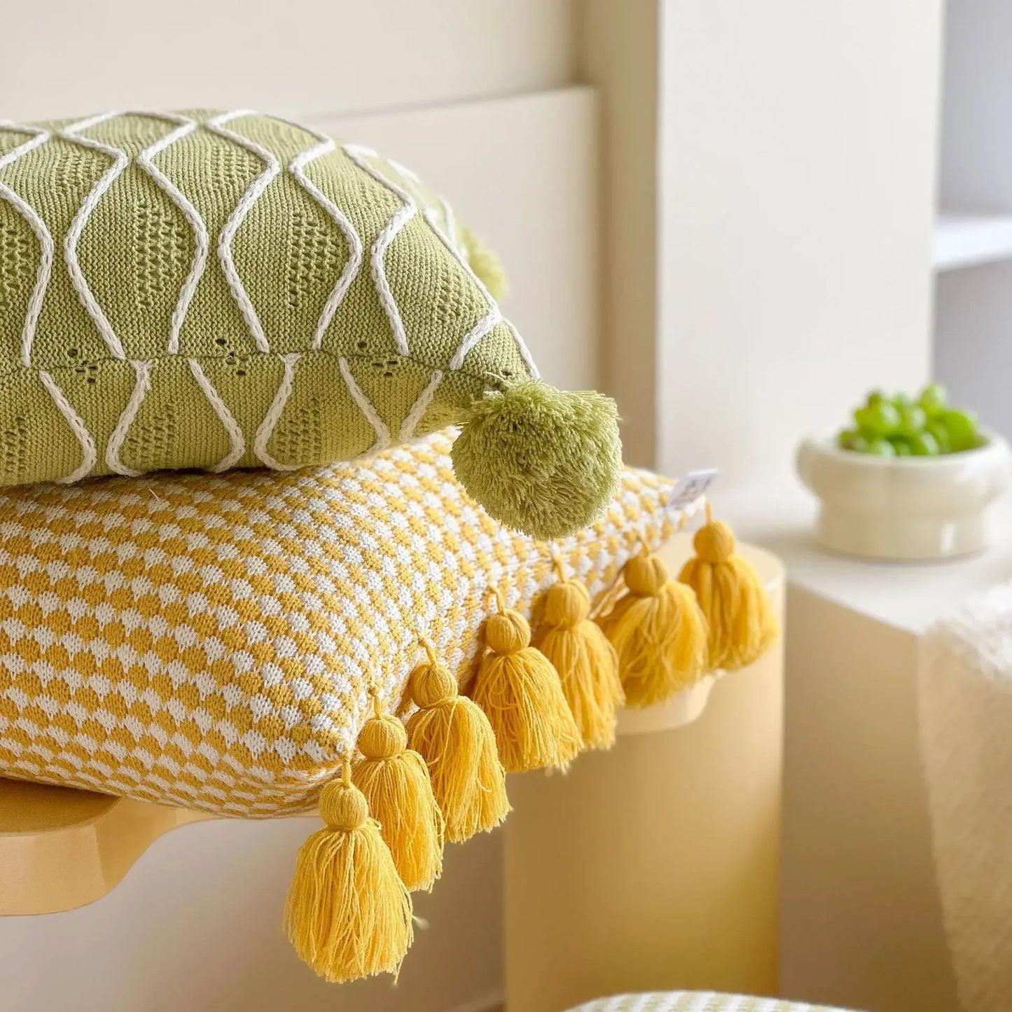 RITA Knitted Pillow